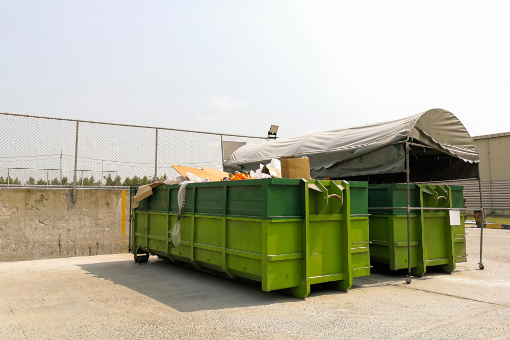 The Role of Industrial Roll Off Dumpster Rental in Streamlining Waste Management