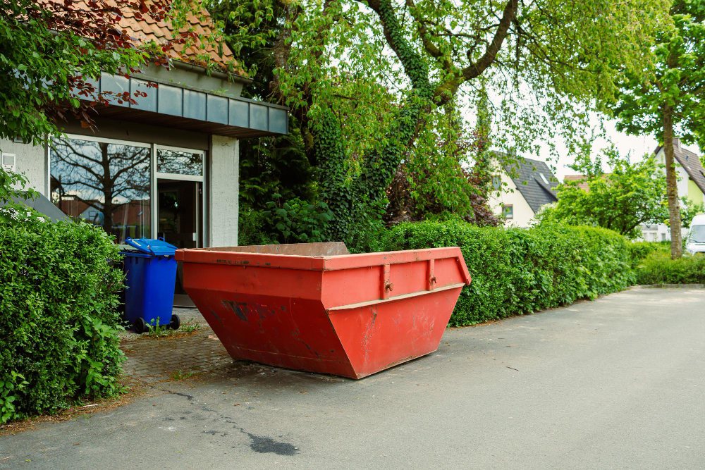 Moving? How a Roll-Off Dumpster Can Make It Easier