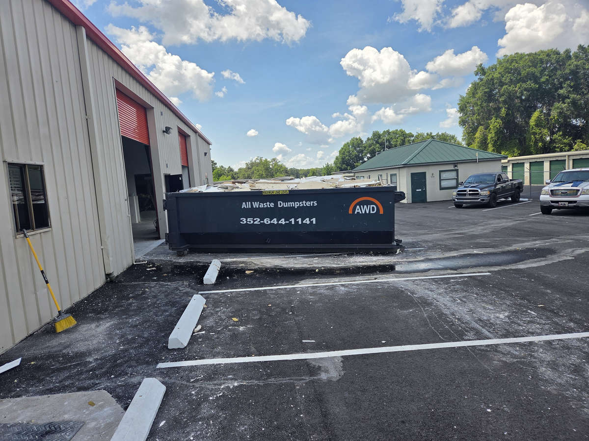 Moving Out of a Rental in Ocala? How a Dumpster Rental Clears Everything Before Your Lease Deadline