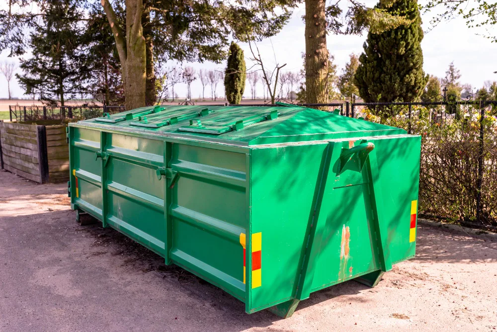 Roll-Off vs. Regular Dumpsters: What Ocala Businesses Need to Know
