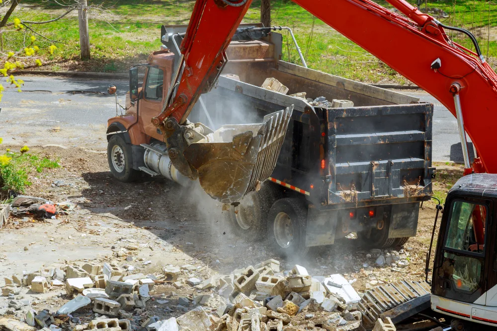 Ocala Contractor's Guide: 5 Must-Ask Questions Before Renting a Roll-Off Dumpster